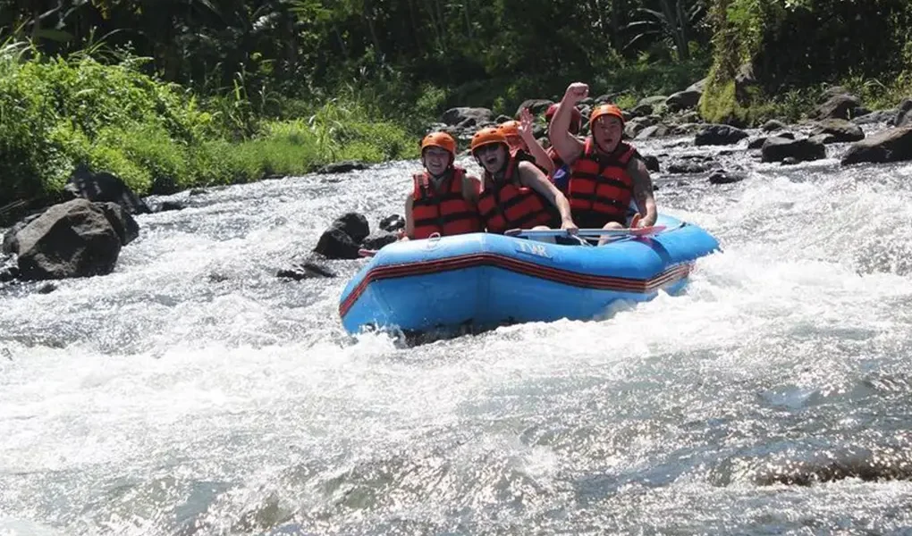 telaga waja bali rafting